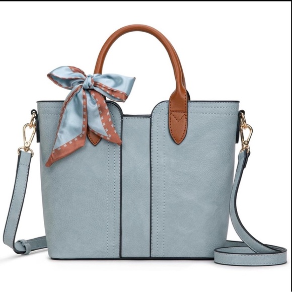 Handbags - Chic handbag/tote